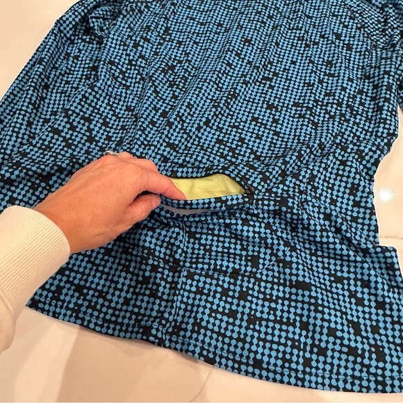 Under Armour Women’s 1/4 Zip Semi-Fitted Running Pullover Black Blue Print - S/M - Picture 7 of 11